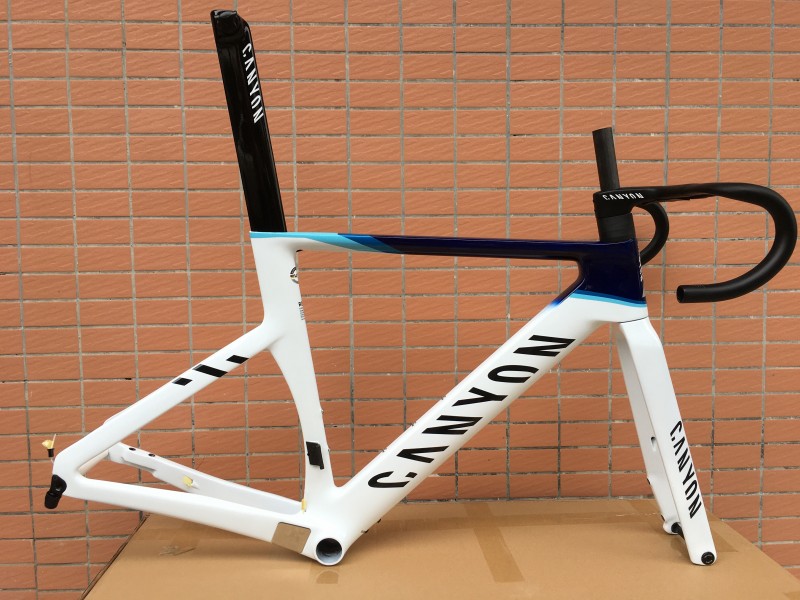 Canyon 2025 bike white